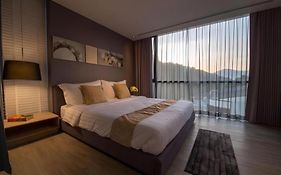 เนคก้า ไรเฌอ